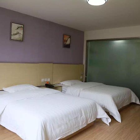 7Days Inn Huaihua Mayang Binhe Road Екстериор снимка
